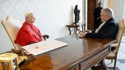 Новы пасол Рэспублікі Уругвай Хуан Рауль Ферэйра Сіенра падчас уручыў даверчыя граматы Папу