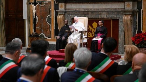 האפיפיור ליאו נושא דברים בפני האיגוד הלאומי של הרשויות המקומיות באיטליה