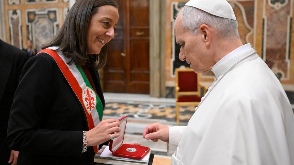 Леў XIV прыняў кіраўніцтва італьянскіх гарадоў