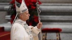 Lev XIV. při prvních nešporách ze slavnosti Panny Marie spojených s děkovným Te Deum, 31. prosince 2025