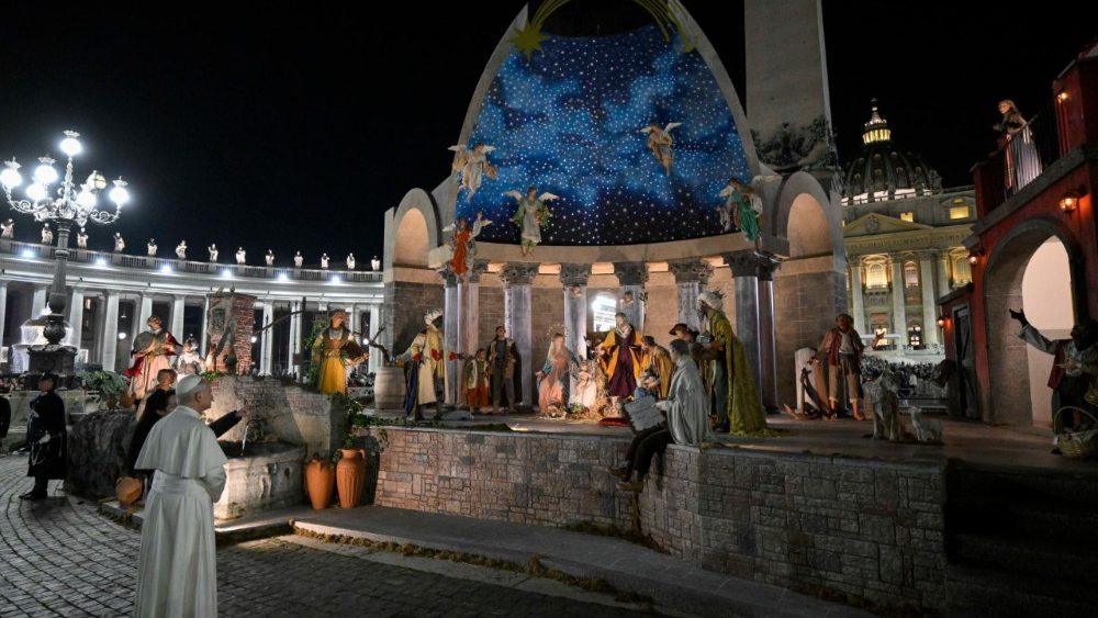 Papa viziton Betlehemin e lindjes së Jezusit në Sheshin e Shën Pjetrit