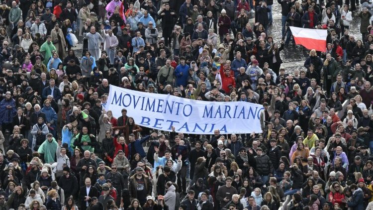 Zahlreiche Menschen trotzten dem Regen