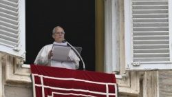 El Papa León XIV durante la oración mariana del Ángelus del domingo 4 de enero de 2026