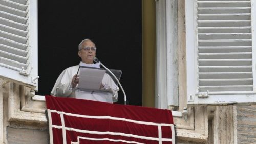 El Papa León XIV durante la oración mariana del Ángelus del domingo 4 de enero de 2026