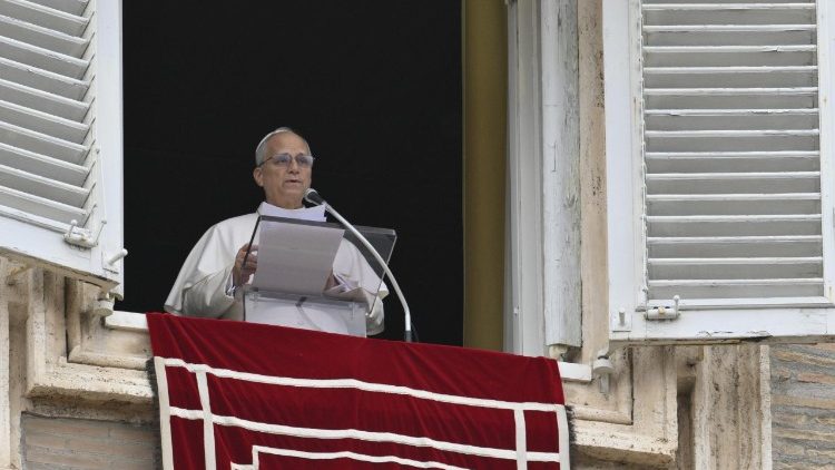 El Papa León XIV durante la oración mariana del Ángelus del domingo 4 de enero de 2026