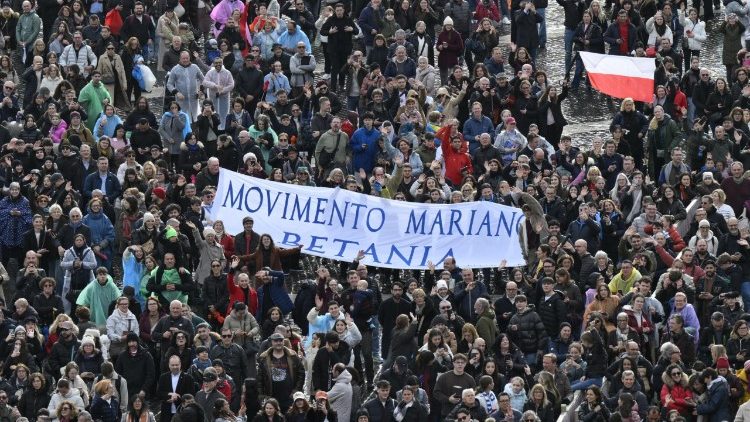 Паломники на площади Святого Петра (4 января 2026 г.)