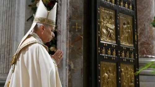 Papa Leone XIV chiude la Porta Santa della Basilica di San Pietro