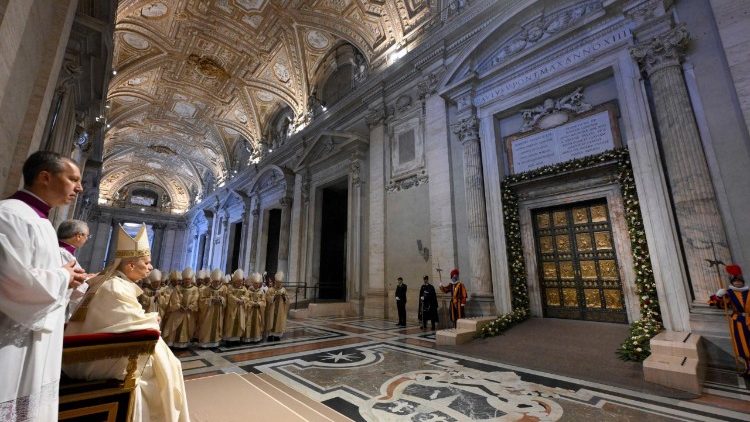  Յոյսի Յոբելեանին Սուրբ Դռան փակումը