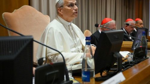 Папа на відкриття Консисторії: навчімося працювати разом