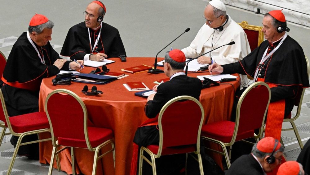 Першая сесія надзвычайнага кансісторыя ў Ватыкане
