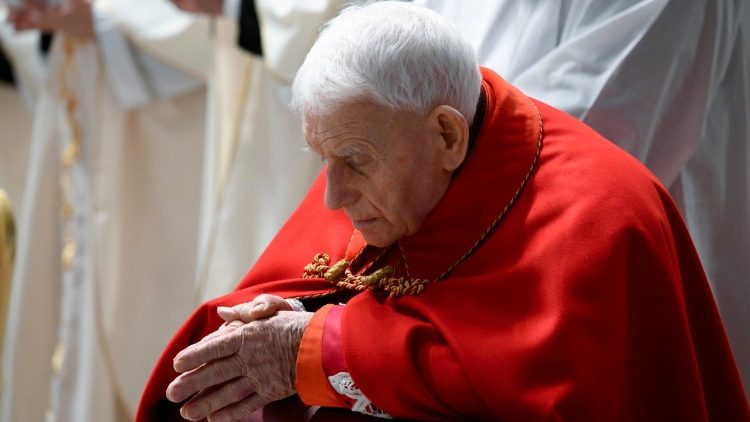 Kardinal Ernest Simoni (97 godina) na misi koju je Papa predvodio s kardinalima sudionicima konzistorija