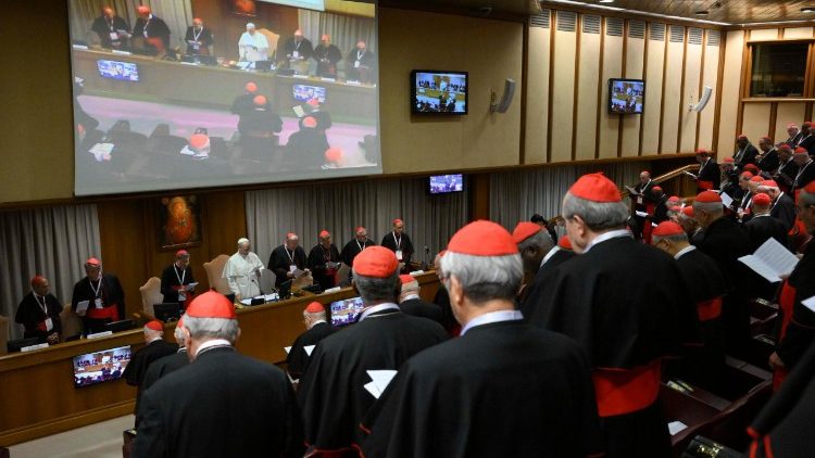 Третья сессия консистории в Ватикане (Зал Синода, 8 января 2026 г.)