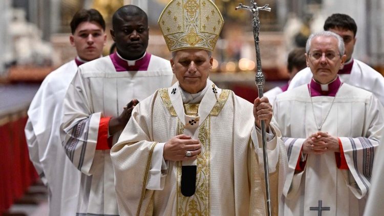 Papa celebra missa com os cardeais reunidos para o Consist&oacute;rio