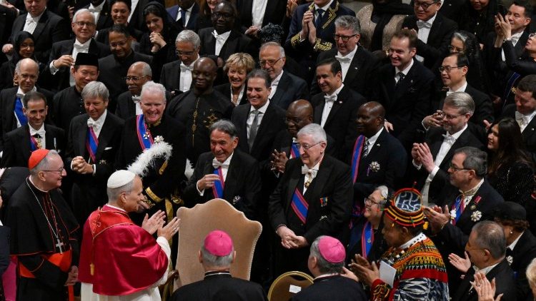 Papež Lev XIV. při novoročním setkání s diplomatickým sborem akreditovaným při Svatém stolci.