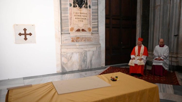 A befalazott Szent Kapu a Santa Maria Maggiore bazilikában 