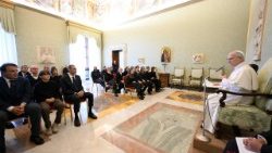 ക്രാൻസ്-മൊന്താന അഗ്നിബാധയിൽ ഇരകളായവരുടെ പ്രിയപ്പെട്ടവർക്ക് ലിയോ പതിനാലാമൻ പാപ്പാ കൂടിക്കാഴ്ച അനുവദിച്ചപ്പോൾ