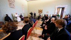 Papa riceve i familiari dei Ragazzi deceduti a Crans-Montana