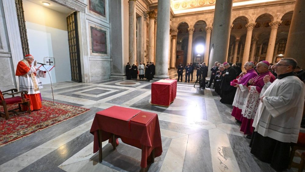 Il rito di muratura della Porta Santa della Basilica papale di San Paolo fuori le Mura