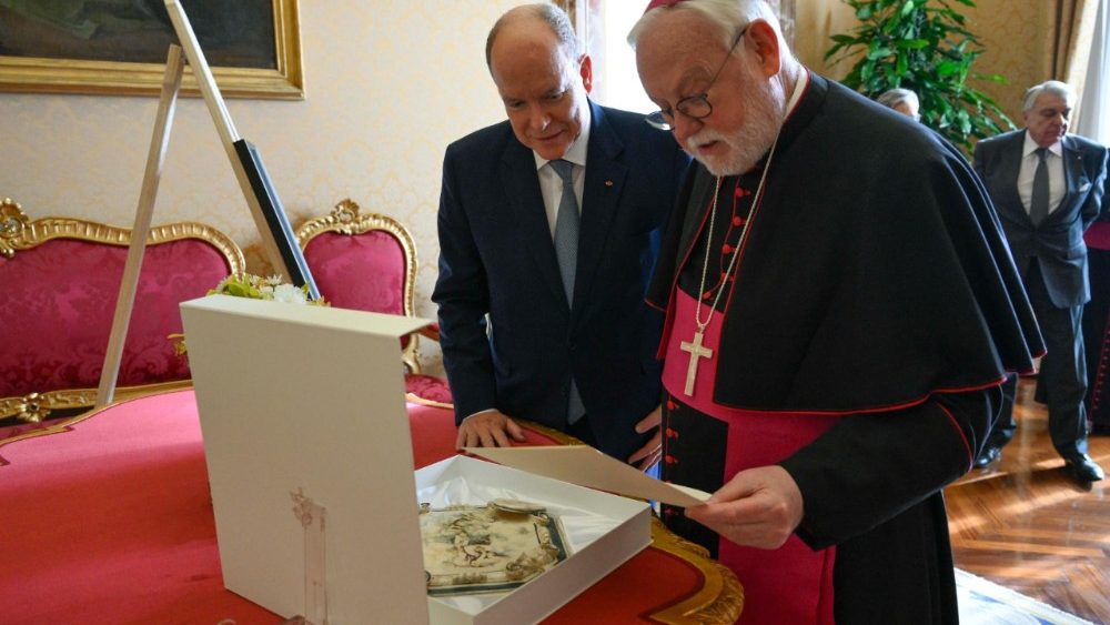 Întâlnirea prințului Albert al II-lea de Monaco cu arhiepiscopul Gallagher.