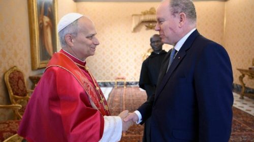 Huit si&egrave;cles d'histoire entre la Principaut&eacute; et la papaut&eacute;