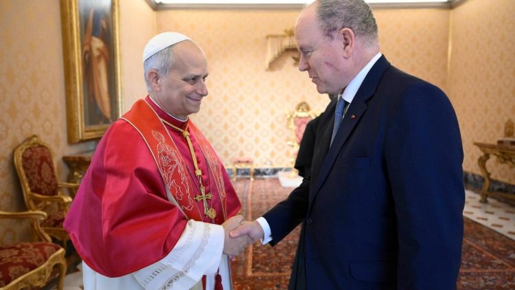 Князь Альберт II падчас сустрэчы з Львом XIV у Ватыкане