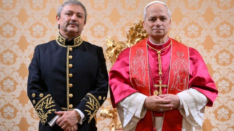 A audi&ecirc;ncia do Papa com o novo embaixador do Peru junto &agrave; Santa S&eacute;