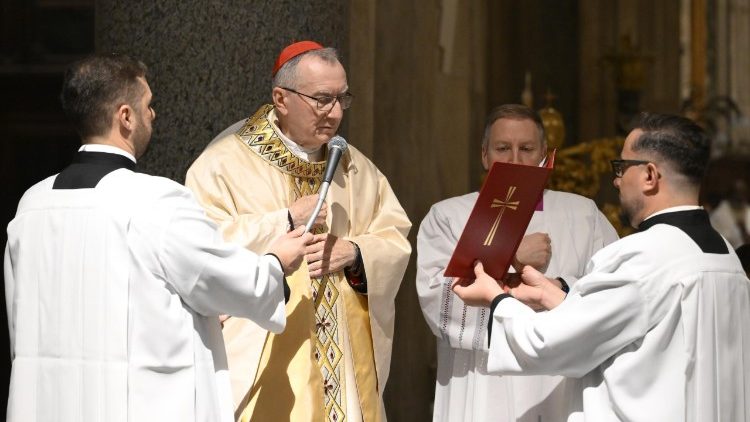 Il segretario di Stato Vaticano, cardinale Parolin, ha presieduto, questo pomeriggio, 23 gennaio, una Messa in occasione dei duecento anni di relazioni diplomatiche tra Santa Sede e Brasile.