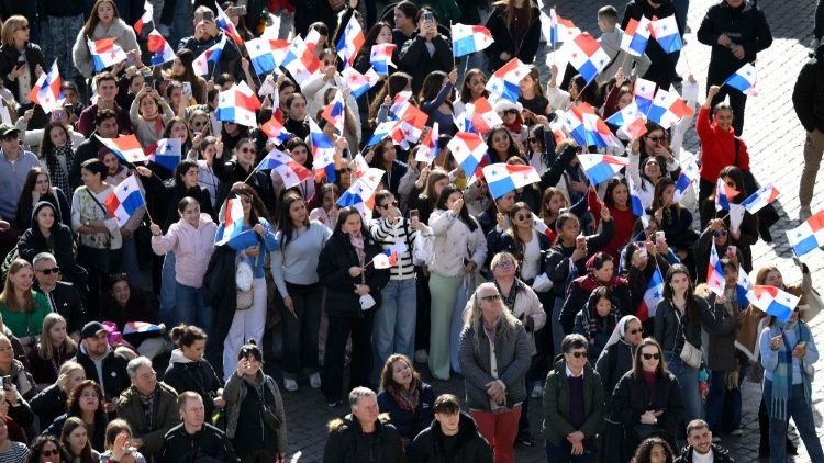 Quincea&ntilde;eras de Panam&aacute; presentes en la Plaza