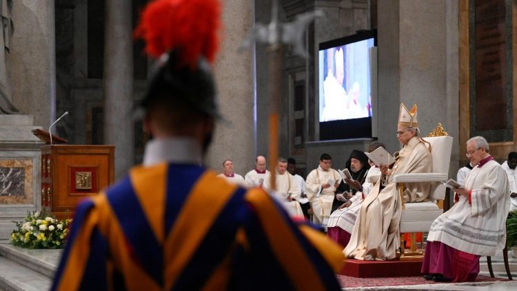 Leone XIV nella Basilica di San Paolo fuori le mura