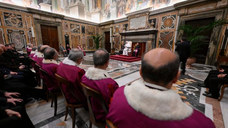 Папата с членовете на Римската рота