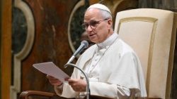 പാപ്പാ സന്ദേശം നൽകുന്നു 