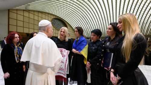 Українські жінки на зустрічі з Папою: захистити майбутнє наших дітей