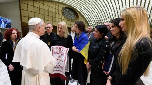 Dal Papa per custodire il futuro dei bambini ucraini