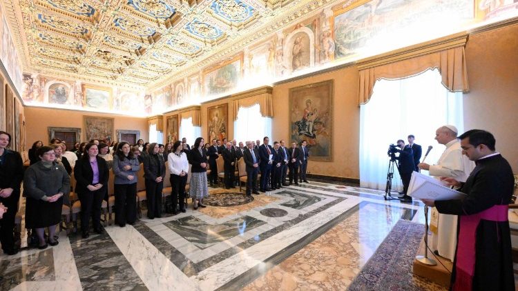 Bendici&oacute;n del Papa al final de la audiencia