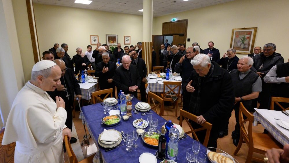 Lev XIV. na obědě s peruánskými biskupy, 29. 1. 2026