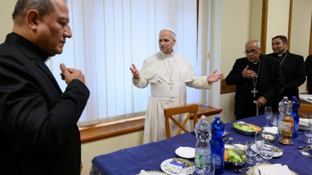 Lev XIV. na obědě s peruánskými biskupy, 29. 1. 2026