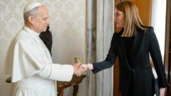Le Pape a reçu la présidente du Parlement européen, Roberta Metsola, en audience privée dans la bibliothèque du Palais apostolique, le 29 janvier 2026.
