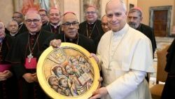 Pope Leo XIV and the bishops of Peru in the Vatican