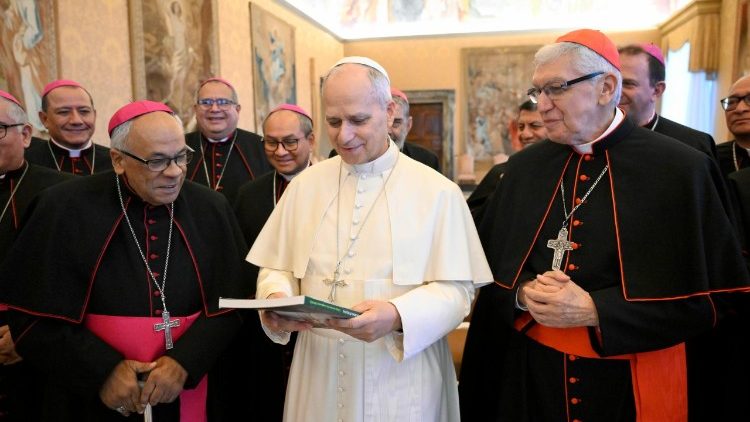 Papa na Maaskofu wa Peru