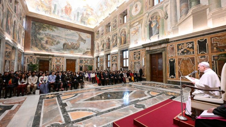 Il discorso del Papa ai giovani partecipanti al convegno "One Humanity, One Planet"