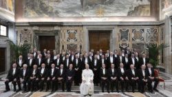 Il Papa nella Sala Clementina con i partecipanti all'udienza