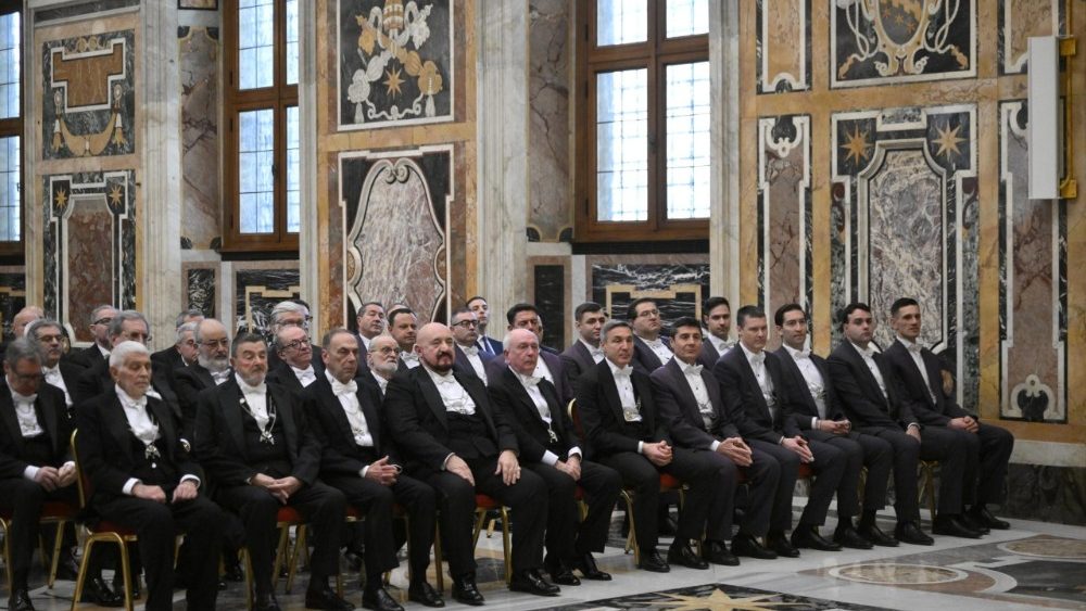Audiencia con los Gentilhombres de Su Santidad, los encargados de antecámara y los sediarios pontificios 