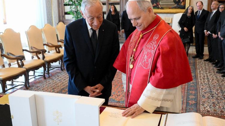 El Papa León XIV y el Presidente de Portugal, el señor Marcelo Rebelo de Sousa