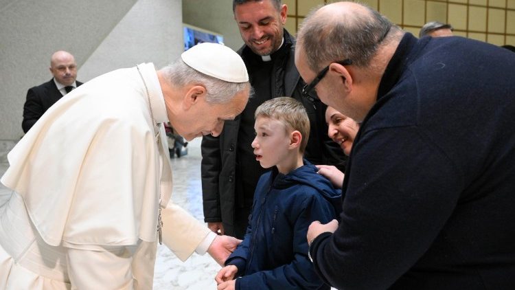 Tafakari Dominika ya Nne ya Kipindi Cha Kwaresima Mwaka A wa Kanisa: Yule Kipofu tangu kuzaliwa anamkiri Kristo Yesu kuwa ni: Nabii, Bwana na Masiha na anamwabudu Mungu Mkombozi.