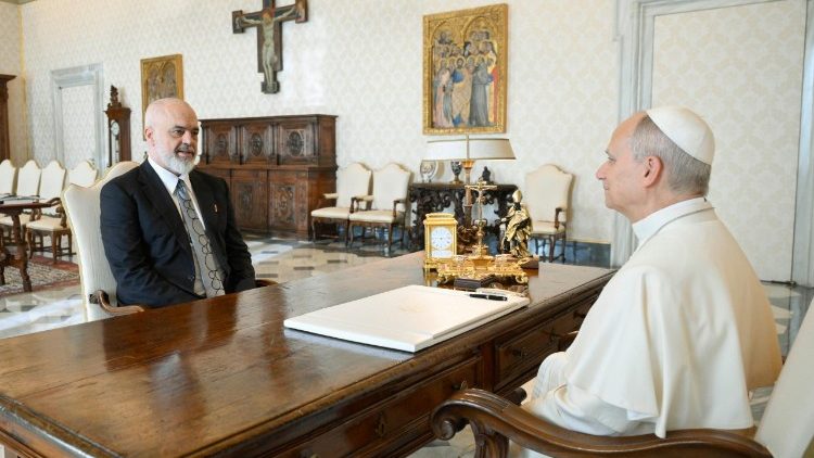 Il Papa nell'udienza al primo ministro Edi Rama