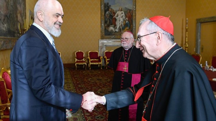 Il primo ministro Rama nell'incontro in Segreteria di Stato