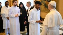 Audience pro mladé kněze a mnichy východních tradic