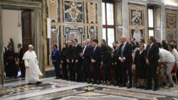 Audience au personnel des jardins et des bâtiements du Vatican