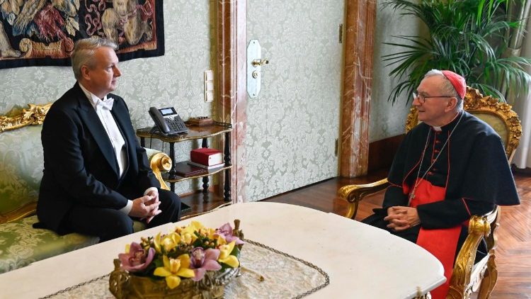 O encontro entre o cardeal Parolin e o novo embaixador da Hungria junto &agrave; Santa S&eacute;