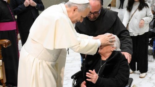 യുവജനങ്ങൾക്കും രോഗികൾക്കും നവവധൂവരന്മാർക്കുമായി പ്രാർത്ഥനകളോടെ ലിയോ പതിനാലാമൻ പാപ്പാ